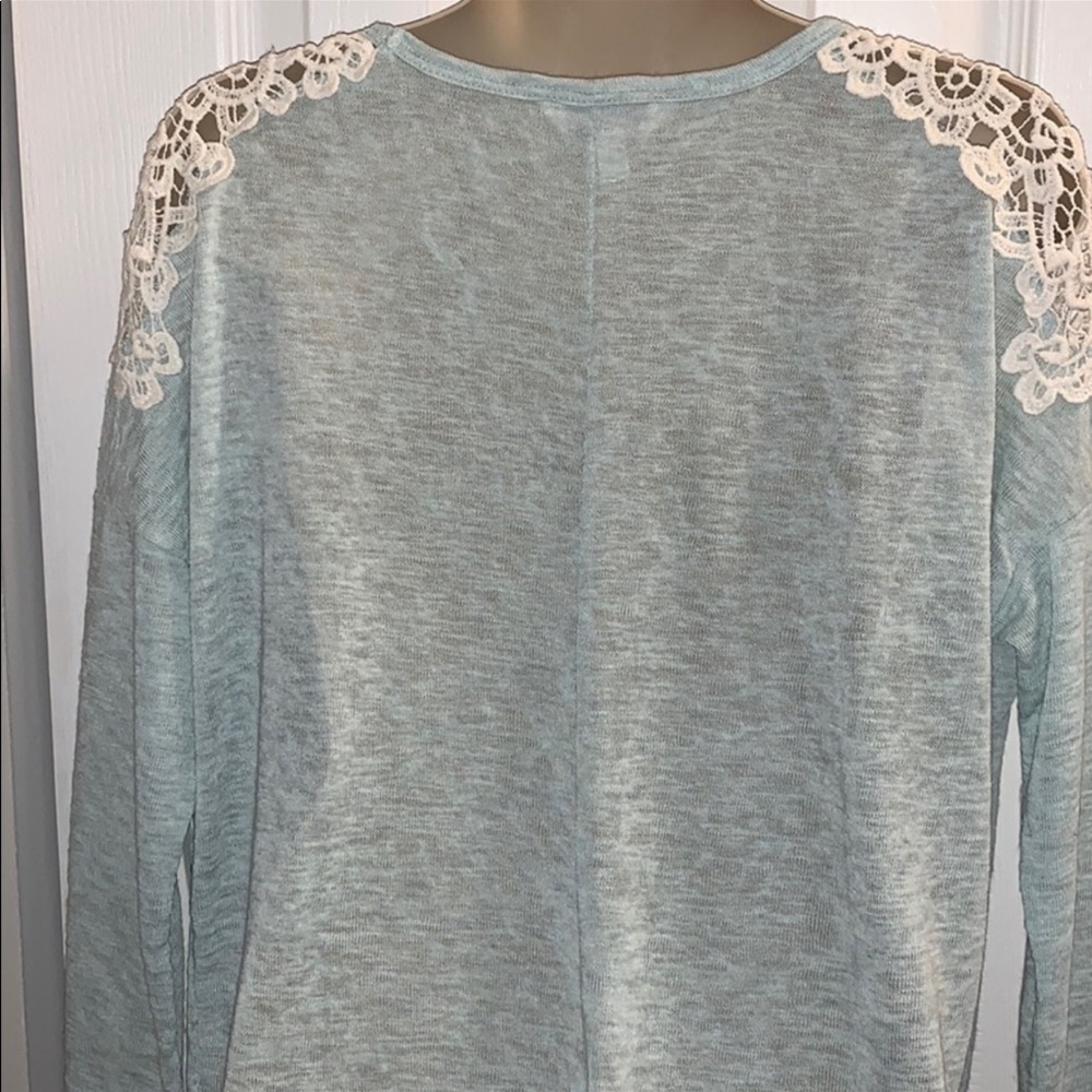 Blue top - Picture 3 of 5